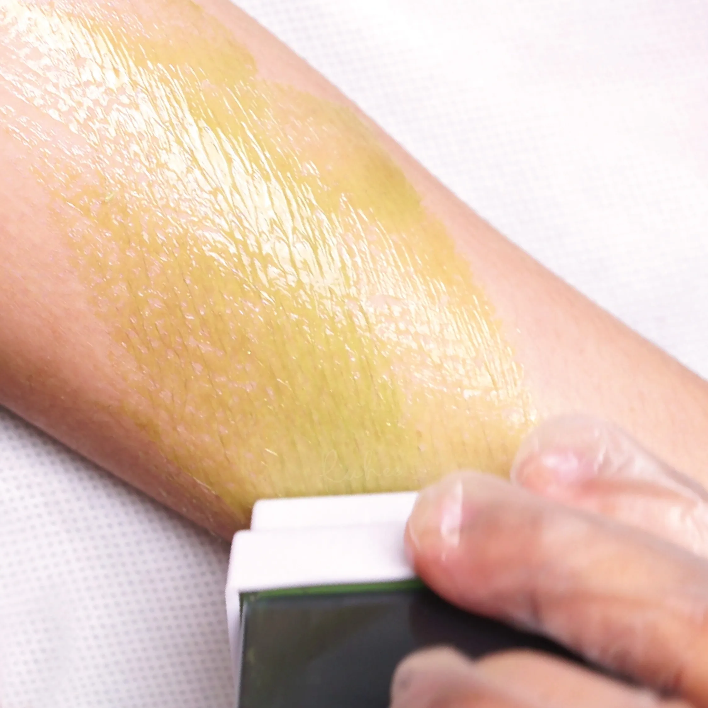 261016 Ruhee proses waxing area tangan.webp