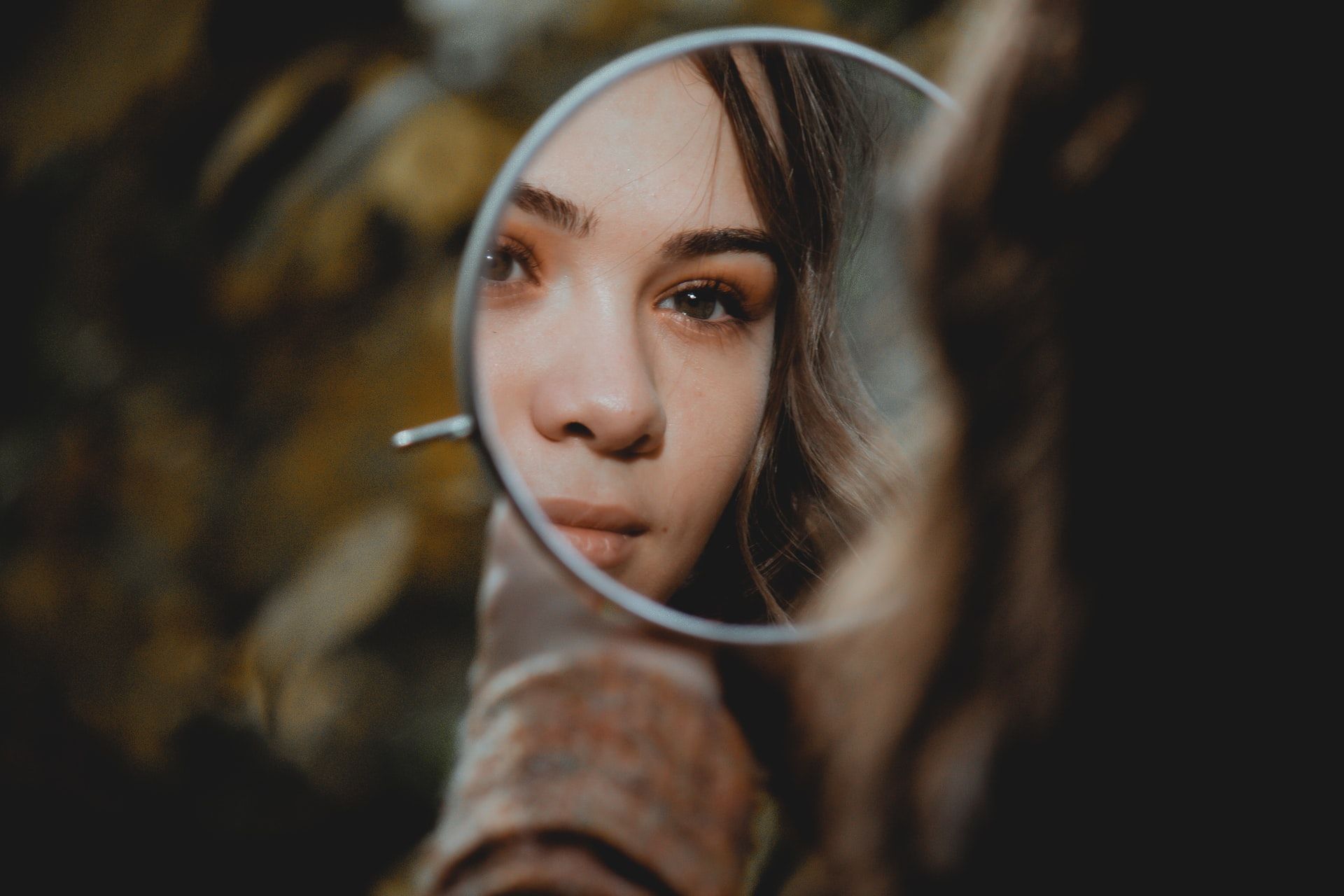Eyelash Serum, Cara Mudah Lentikkan Bulu Mata Tanpa Maskara