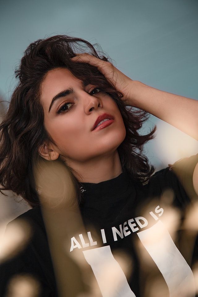 Brow Bomber : Cara Menebalkan Alis Secara Natural yang Harus Kamu Coba