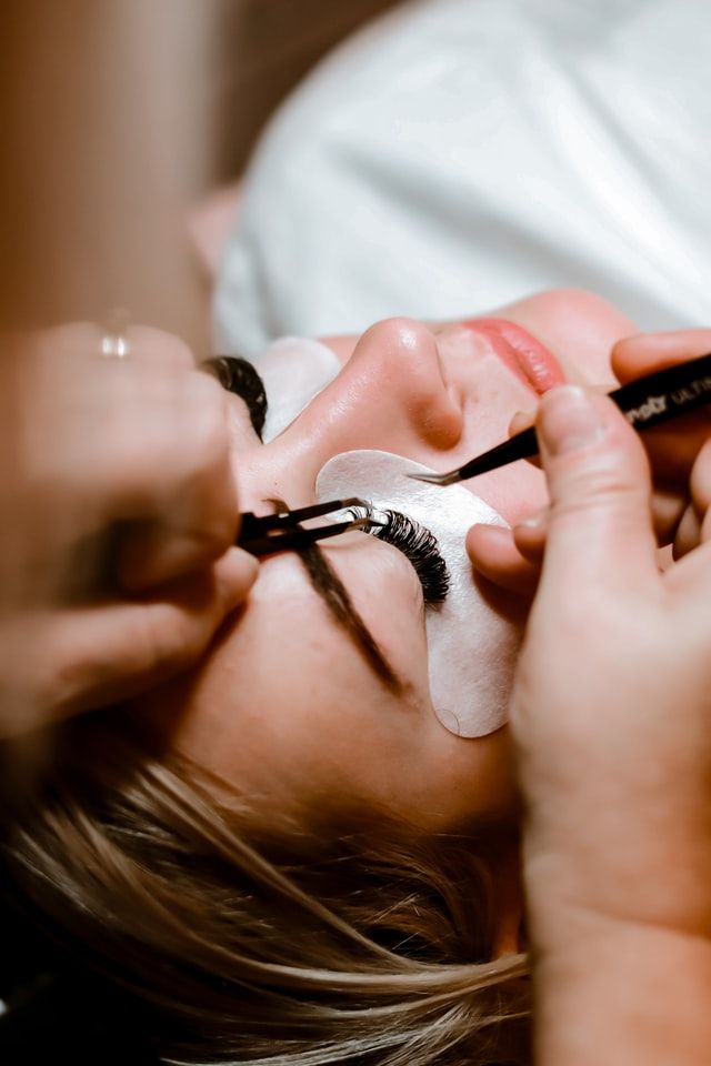 Extension Bulu Mata VS Lash Lift, Pilih Mana?