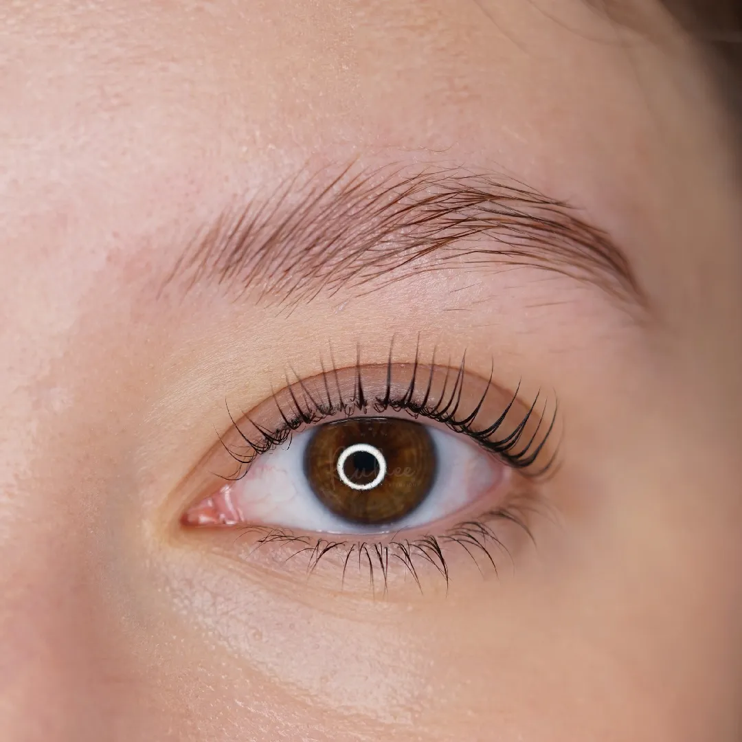 Solusi Bulu Mata Tipis, Tebal dan Lentik Instan dengan Lash Filler