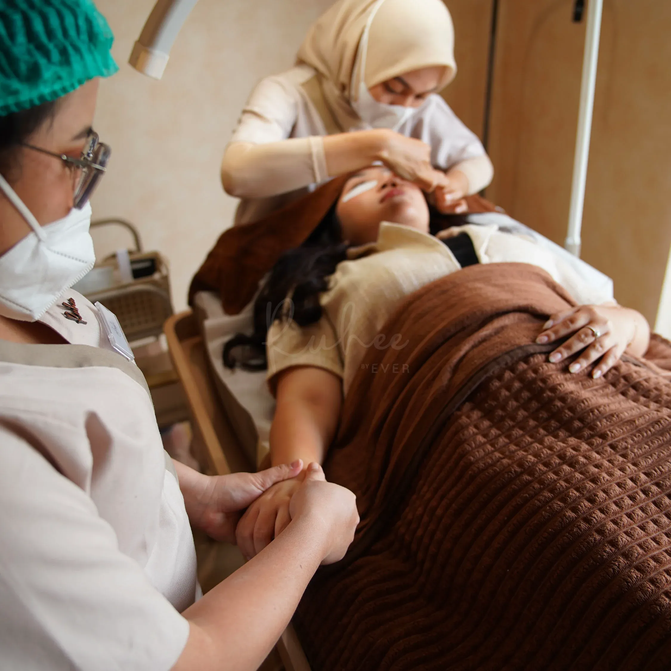 Tampil Cantik Sebelum Pilates? Coba Multi Treatment Lashes, Brow, dan Waxing Underarm di Ruhee PIK