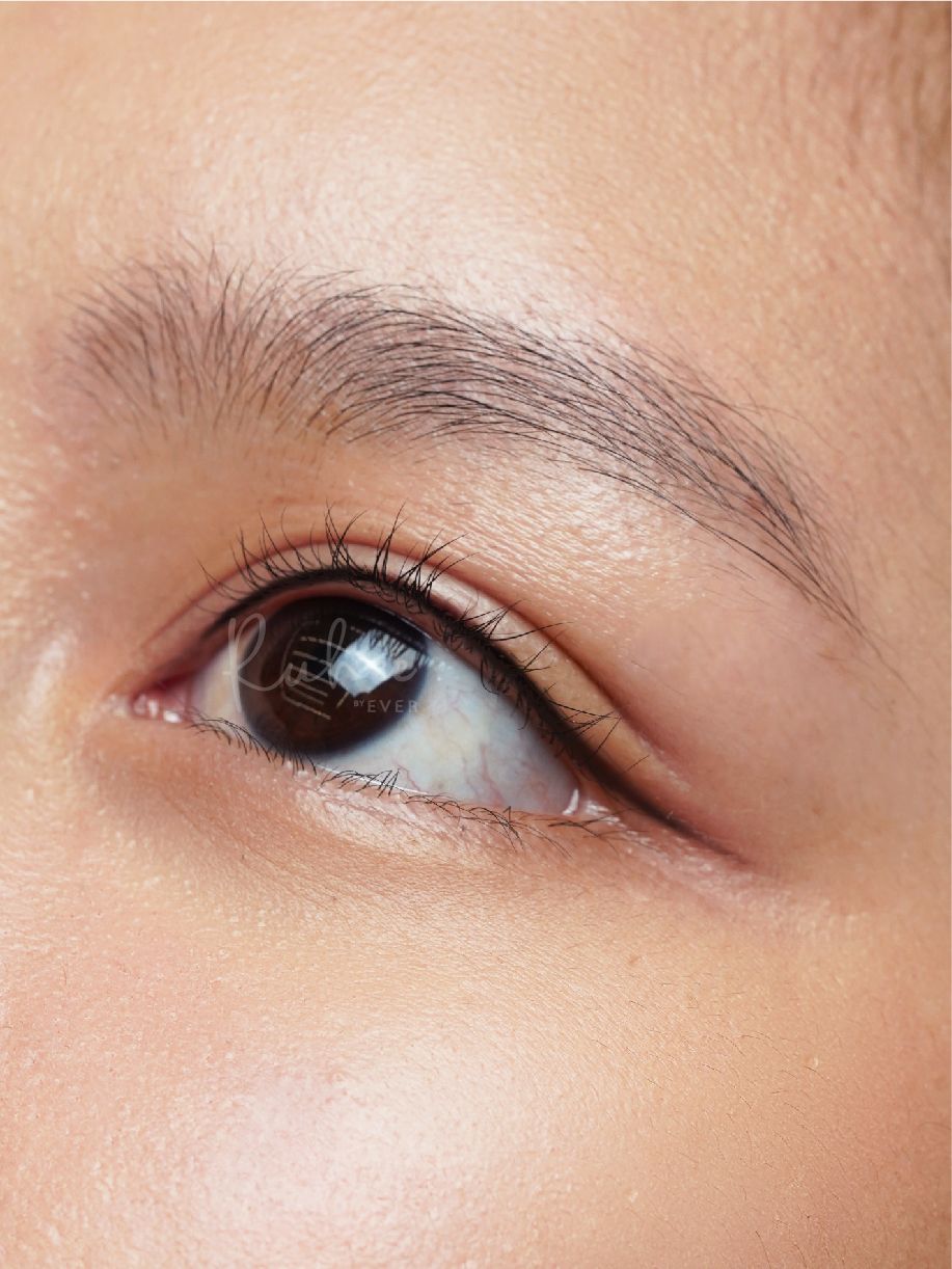 Eyeliner by Desy Siu